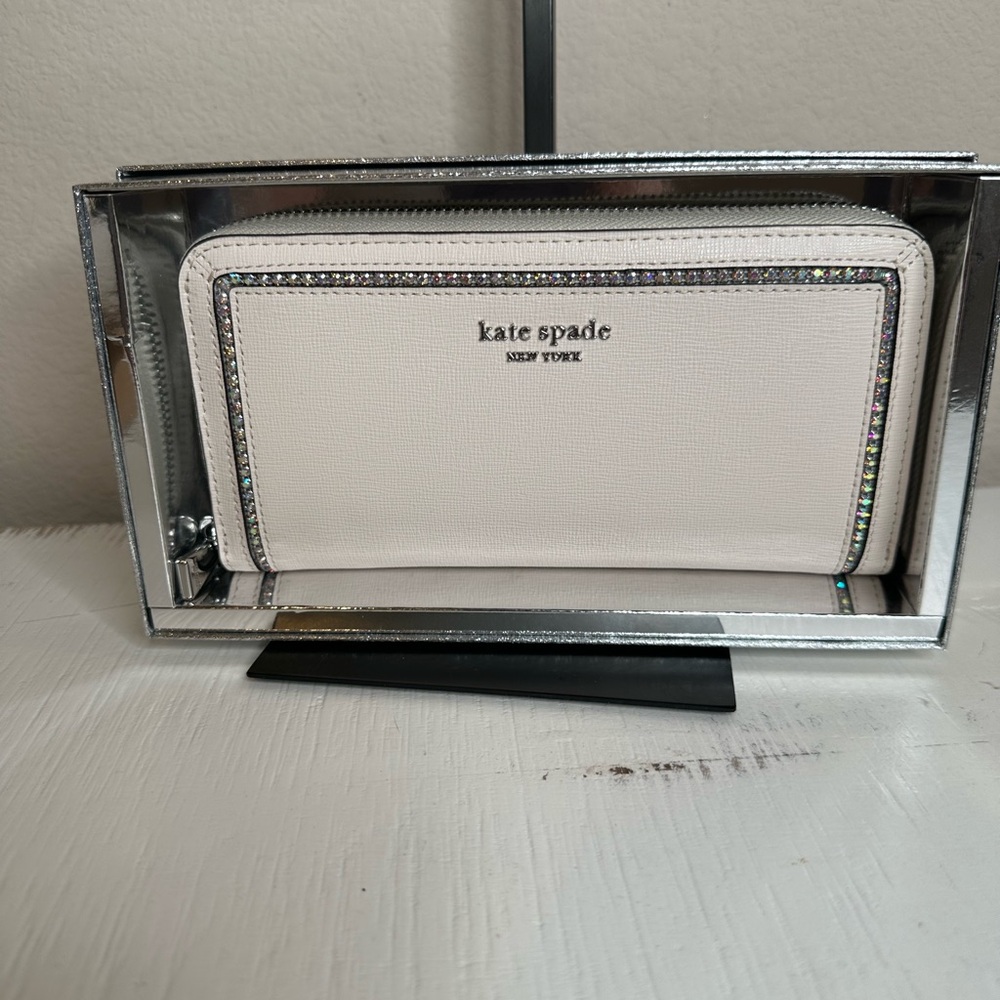 Kate Spade White Wallet with Silver Accents